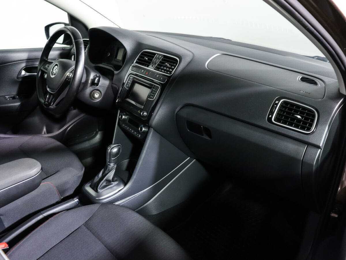 Купить Volkswagen Polo, 2017, 97 759 км, фото №9